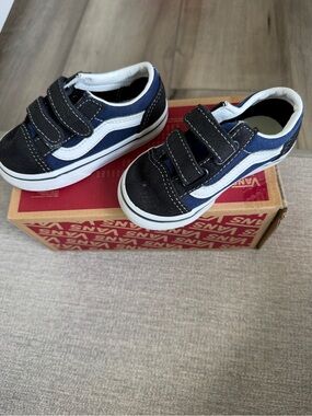Vans Kids Velcro Sneakers - Navy, Black & White